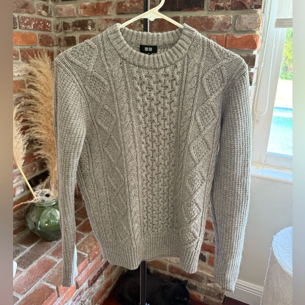 Uniqlo Gray Cable Knit Sweater